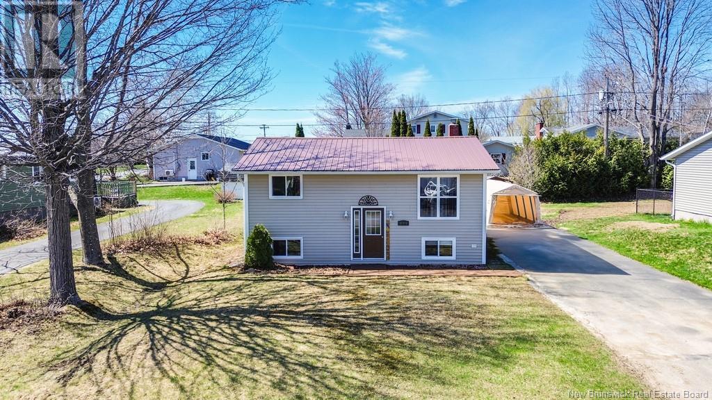 147 Elizabeth Street, Woodstock, New Brunswick  E7M 1P9 - Photo 37 - NB117827