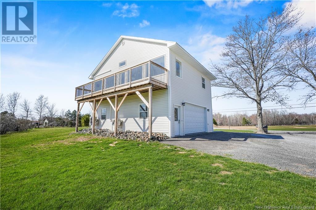 733 Route 105, Maugerville, New Brunswick  E3A 8L1 - Photo 3 - NB117837