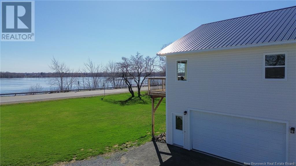 733 Route 105, Maugerville, New Brunswick  E3A 8L1 - Photo 5 - NB117837