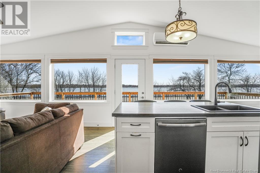 733 Route 105, Maugerville, New Brunswick  E3A 8L1 - Photo 7 - NB117837