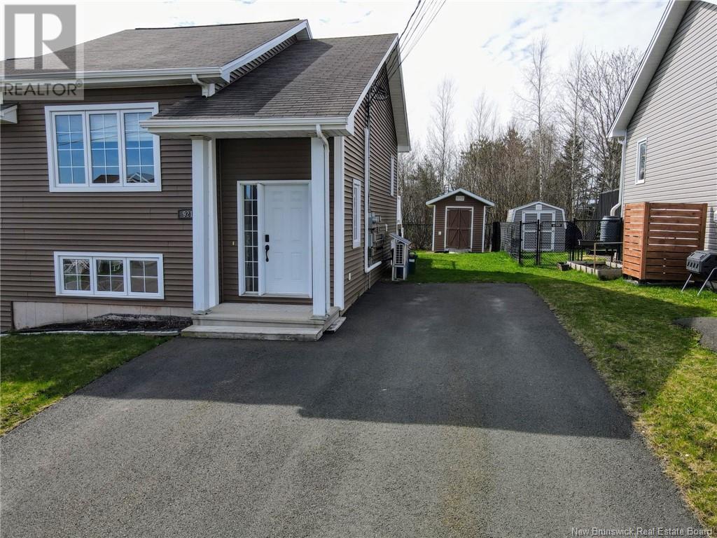 921 Bernard Street, Dieppe, New Brunswick  E1A 4A6 - Photo 2 - NB117829