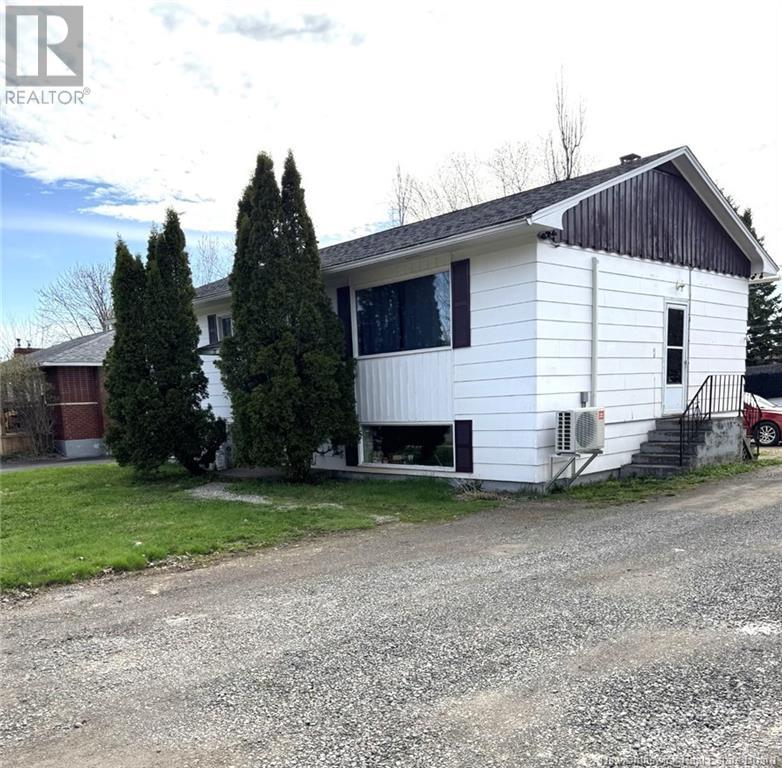 33-35 Coventry Crescent, Moncton, New Brunswick  E1C 8G5 - Photo 3 - NB117721
