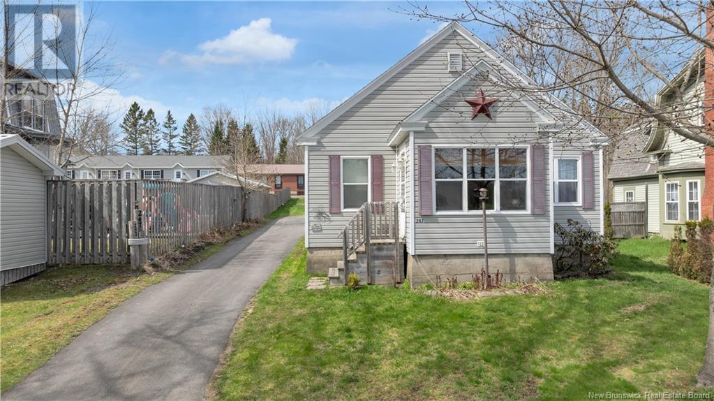 247 Milltown Boulevard, St. Stephen, New Brunswick  E3L 1H3 - Photo 2 - NB117903