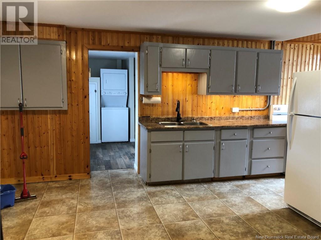 42 Peter Street, Sussex, New Brunswick  E4E 2J6 - Photo 6 - NB117929