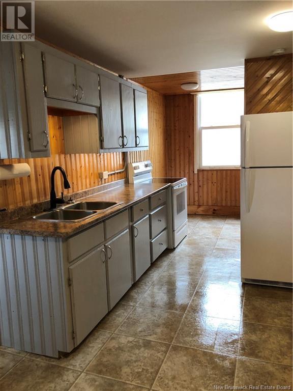 42 Peter Street, Sussex, New Brunswick  E4E 2J6 - Photo 7 - NB117929