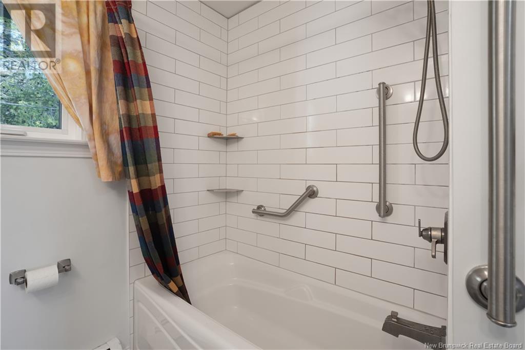 107 Beechwood Crescent, Fredericton, New Brunswick  E3B 2S9 - Photo 30 - NB117896