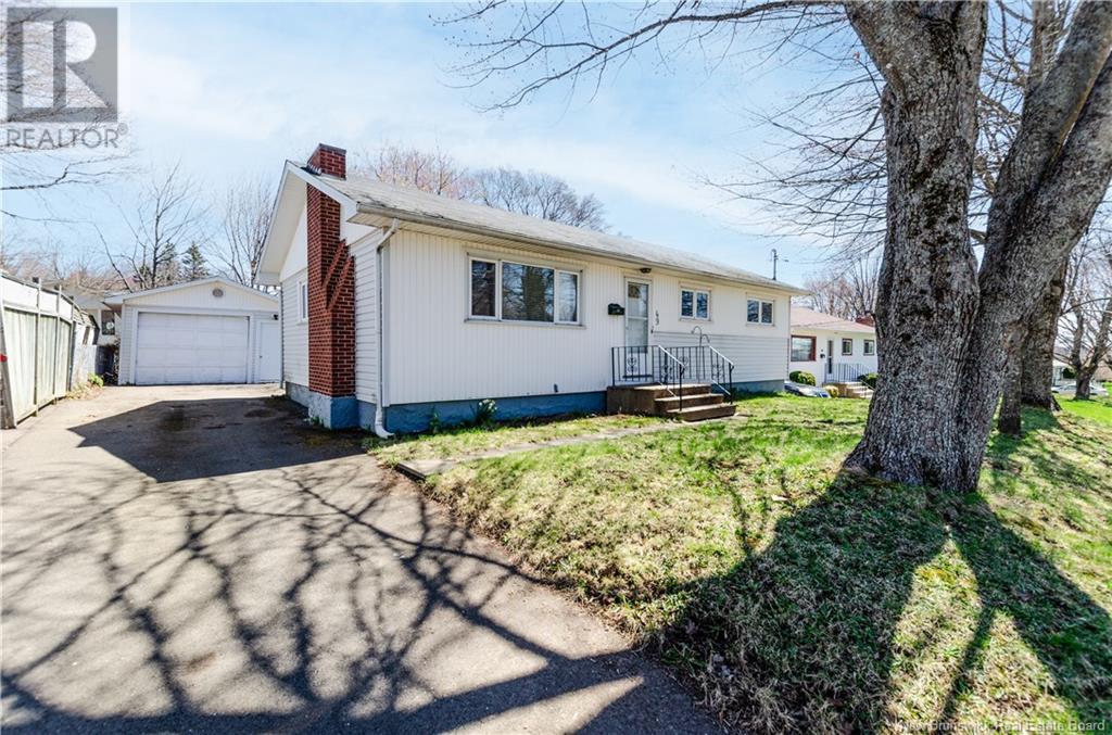 49 Bissett Avenue, Moncton, New Brunswick  E1E 2S8 - Photo 2 - NB117803