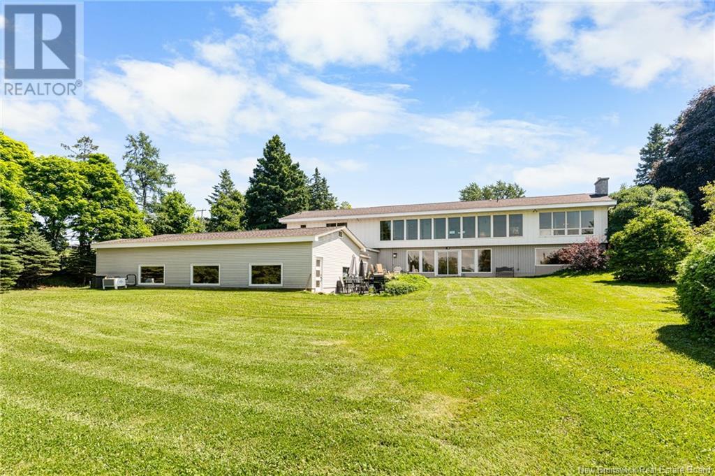 8 Fairway Boulevard, Riverview, New Brunswick
