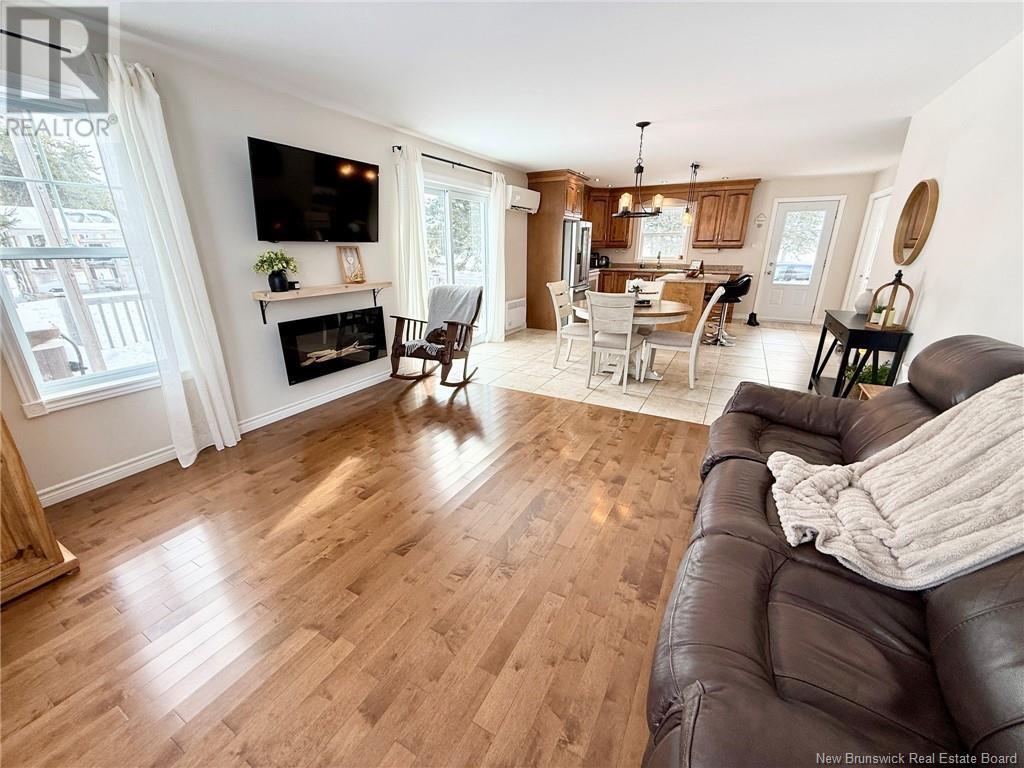 597 Principal, Pointe-Verte, New Brunswick  E8J 2P8 - Photo 15 - NB117941