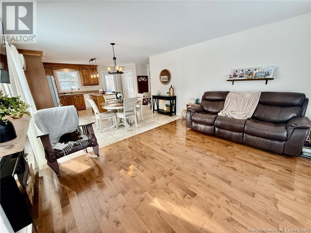 597 Principal, Pointe-Verte, New Brunswick  E8J 2P8 - Photo 16 - NB117941