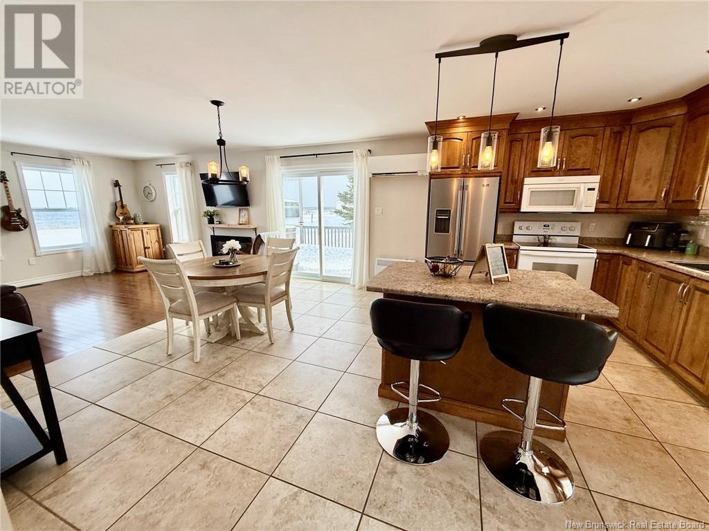 597 Principal, Pointe-Verte, New Brunswick  E8J 2P8 - Photo 6 - NB117941