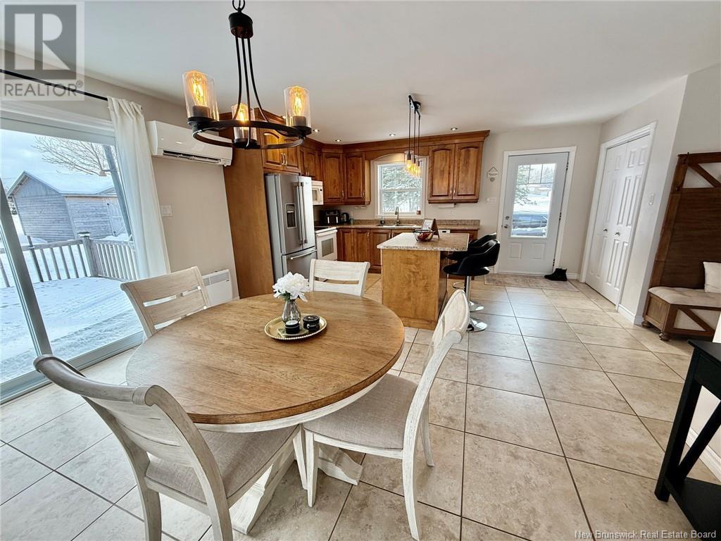 597 Principal, Pointe-Verte, New Brunswick  E8J 2P8 - Photo 9 - NB117941