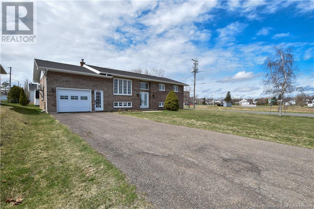 3557 De Lanse, Tracadie, New Brunswick  E1X 1B3 - Photo 2 - NB117990