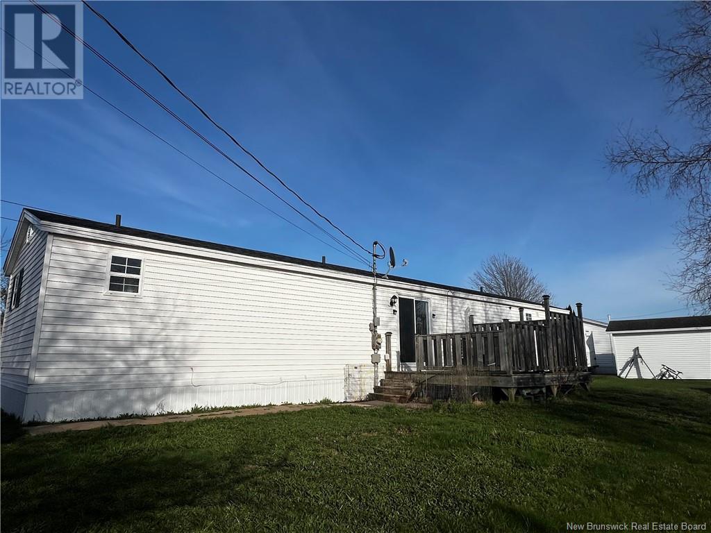 18 Anemone, Moncton, New Brunswick  E1H 2R7 - Photo 2 - NB117890