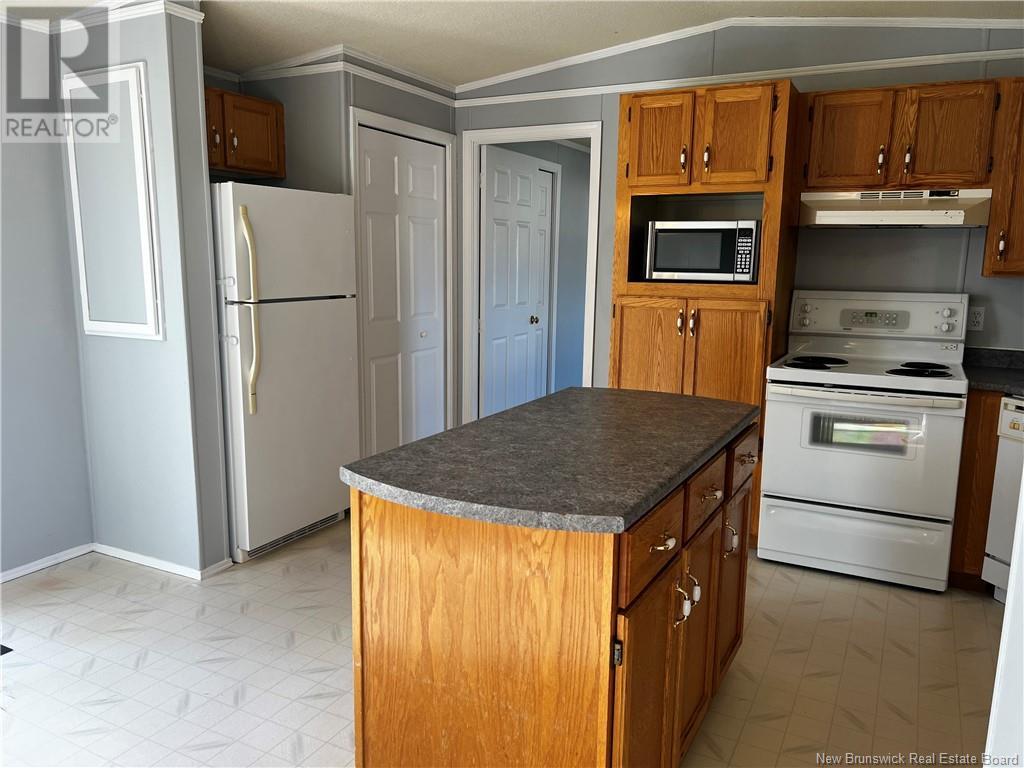 18 Anemone, Moncton, New Brunswick  E1H 2R7 - Photo 5 - NB117890