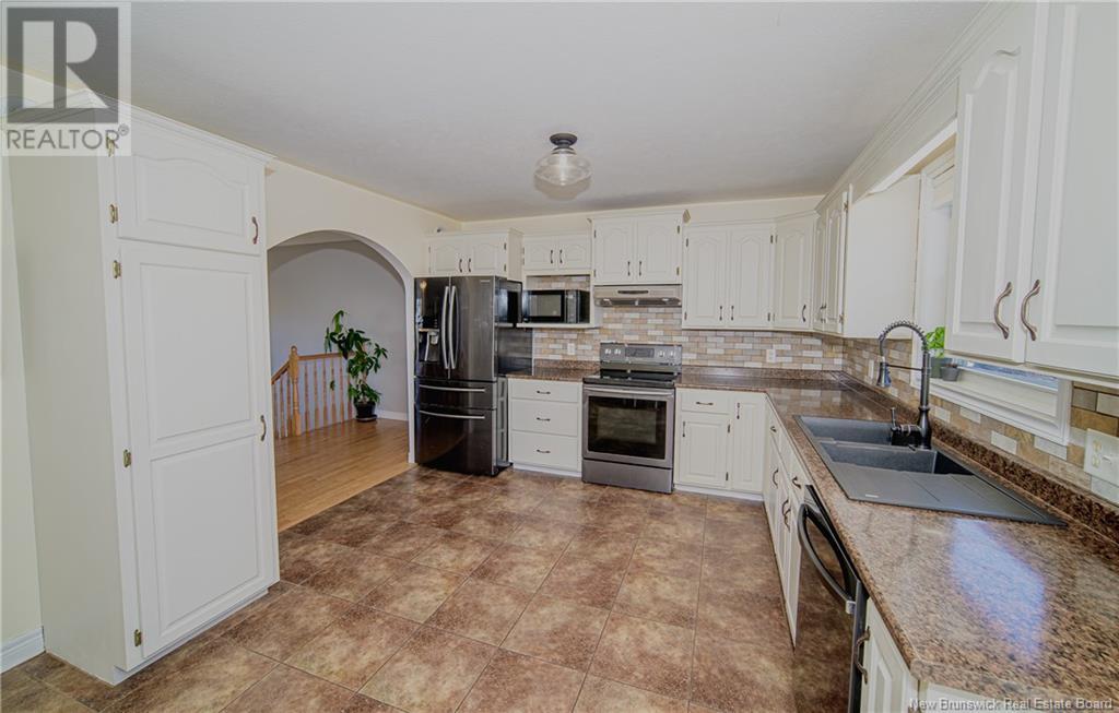 44 Ripley Street, Oromocto, New Brunswick  E2V 4P8 - Photo 3 - NB118020