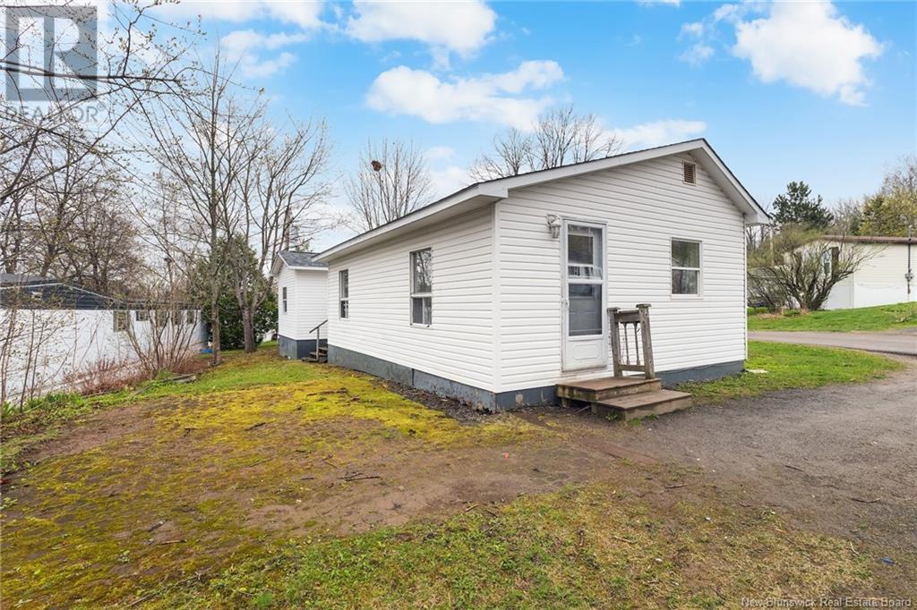 365 Fairmount Lane, Fredericton, New Brunswick  E3B 7P7 - Photo 35 - NB118039