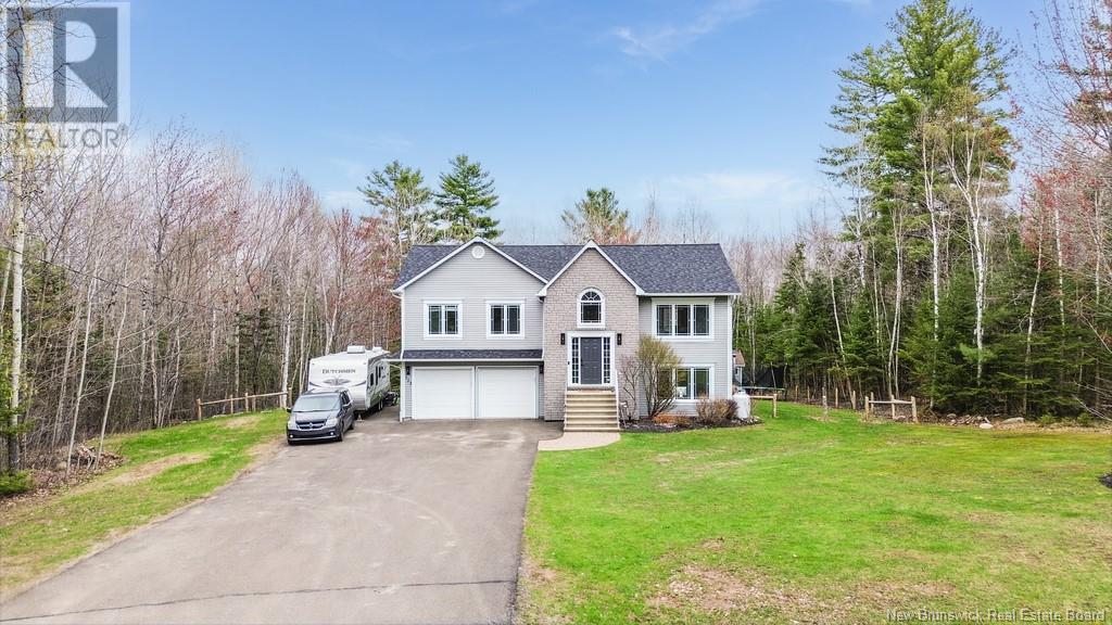 123 Susan Drive, Lincoln, New Brunswick