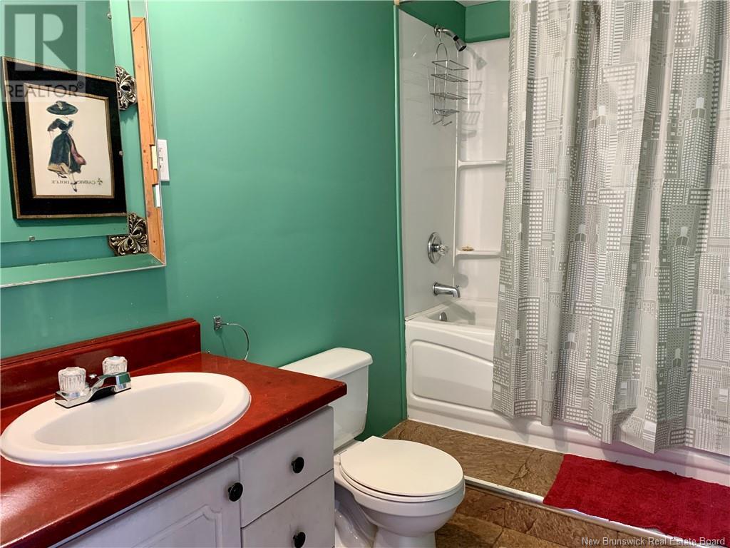 453 Chaleur, Charlo, New Brunswick  E8E 2B9 - Photo 15 - NB117852