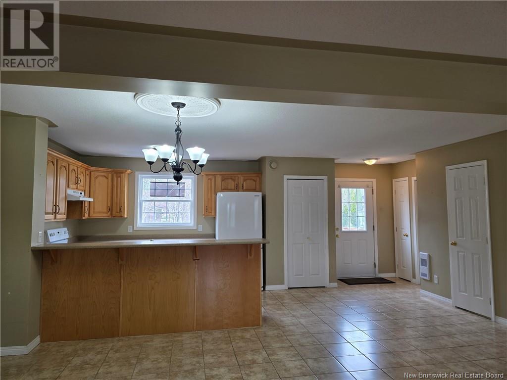 703 Brookside Drive, Fredericton, New Brunswick  E3G 8T9 - Photo 4 - NB118069