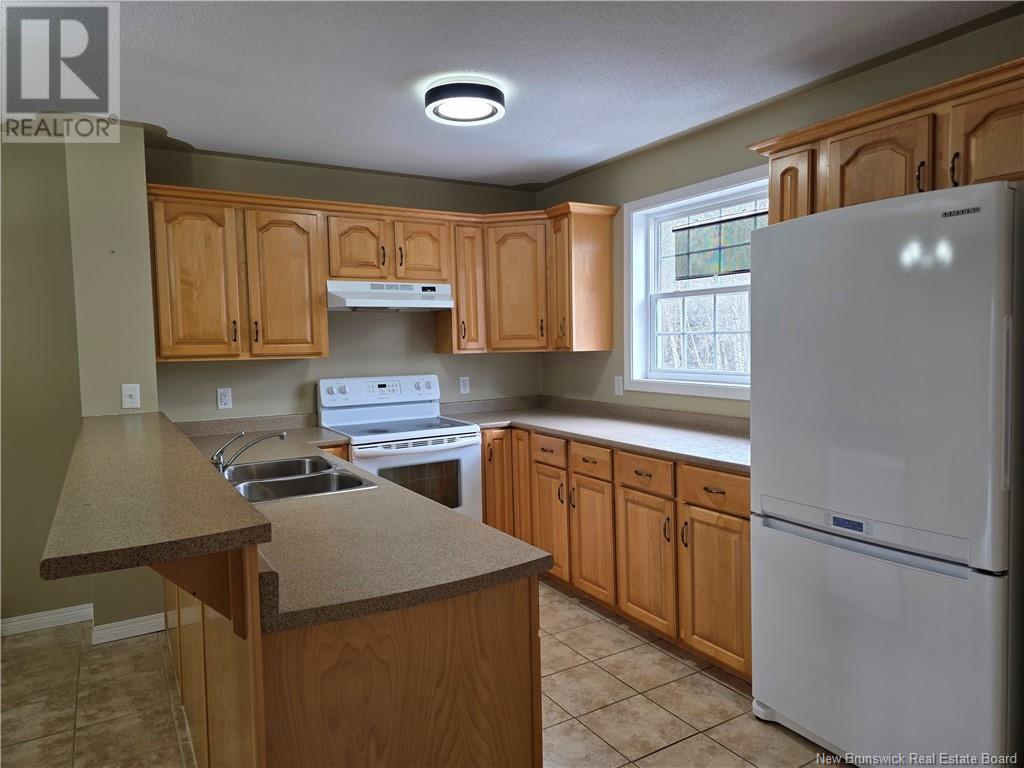 703 Brookside Drive, Fredericton, New Brunswick  E3G 8T9 - Photo 5 - NB118069