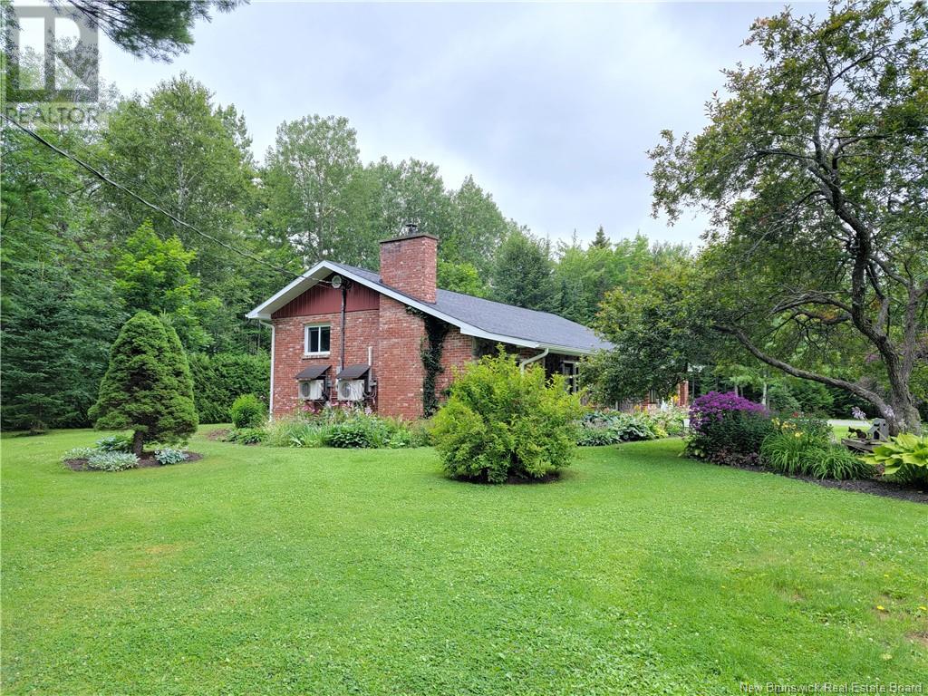 1935 Palmer, Bathurst, New Brunswick  E2A 4X7 - Photo 50 - NB118034