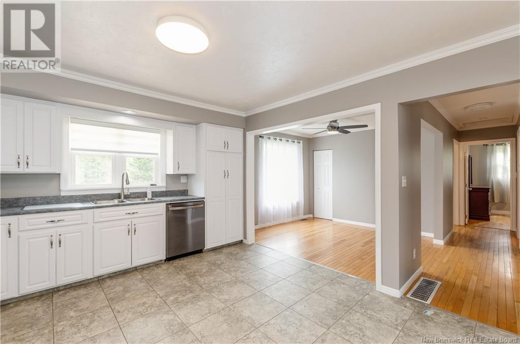 36 Russell Street, Petitcodiac, New Brunswick  E4Z 4V7 - Photo 16 - NB117982