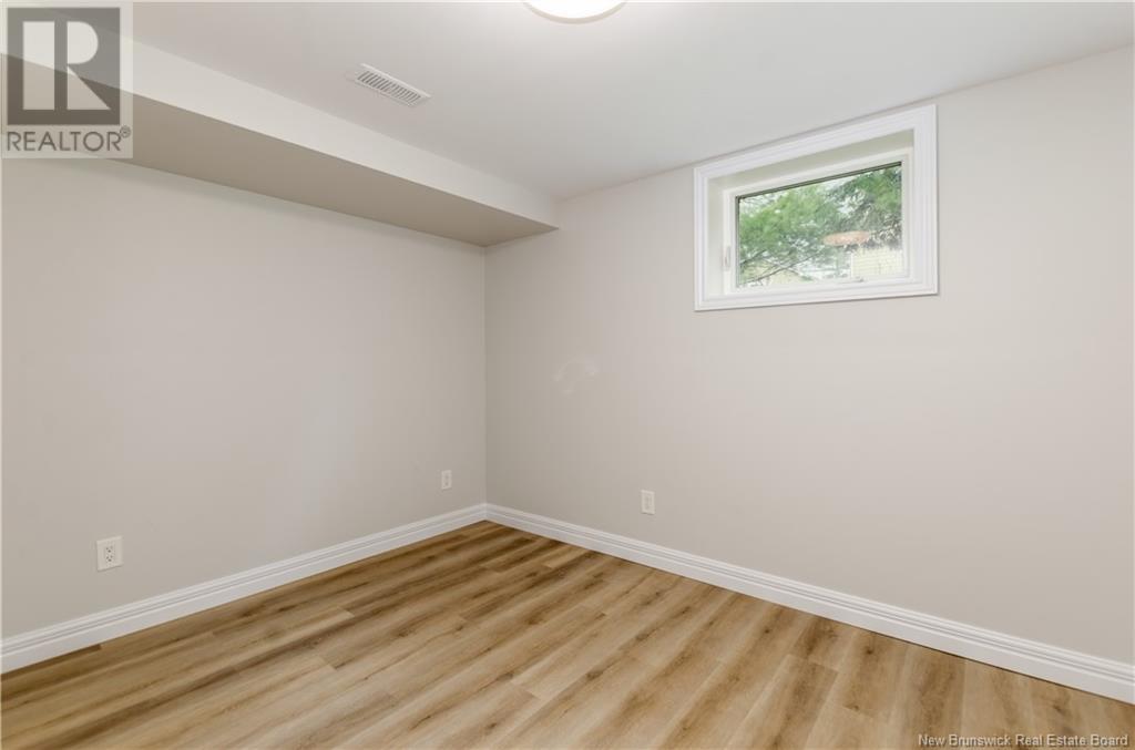 36 Russell Street, Petitcodiac, New Brunswick  E4Z 4V7 - Photo 33 - NB117982
