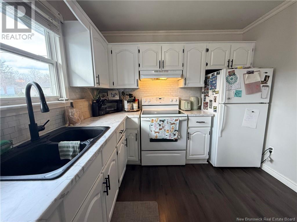 1 Locke Street, Miramichi, New Brunswick  E1V 3W8 - Photo 4 - NB118024