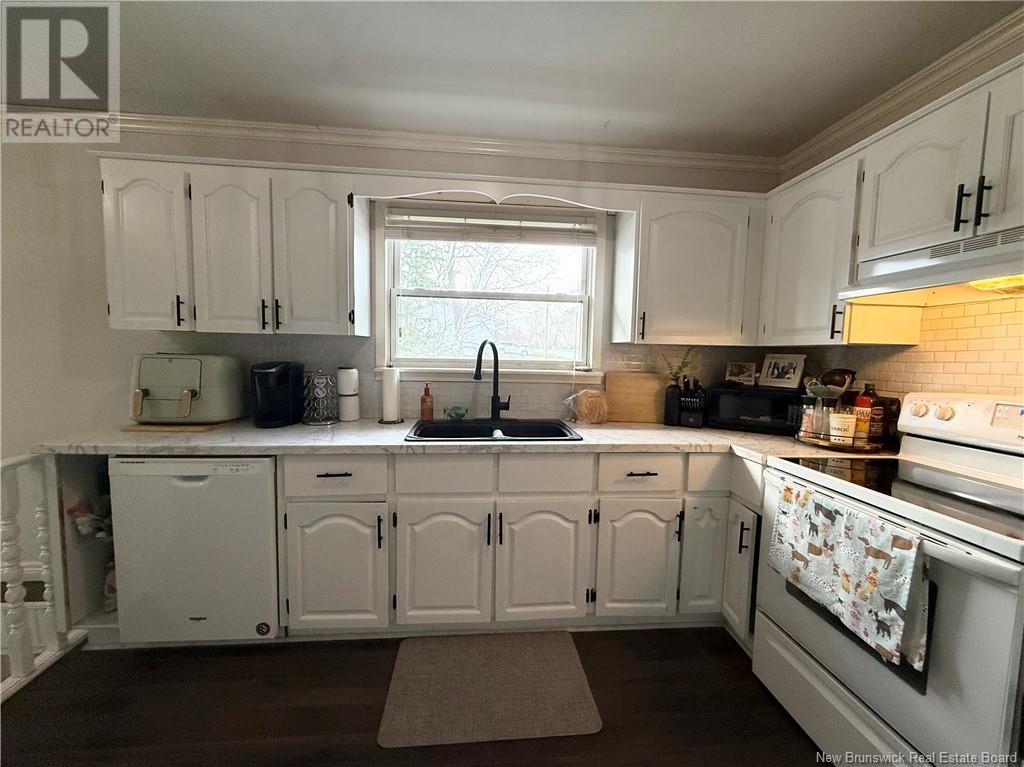 1 Locke Street, Miramichi, New Brunswick  E1V 3W8 - Photo 5 - NB118024