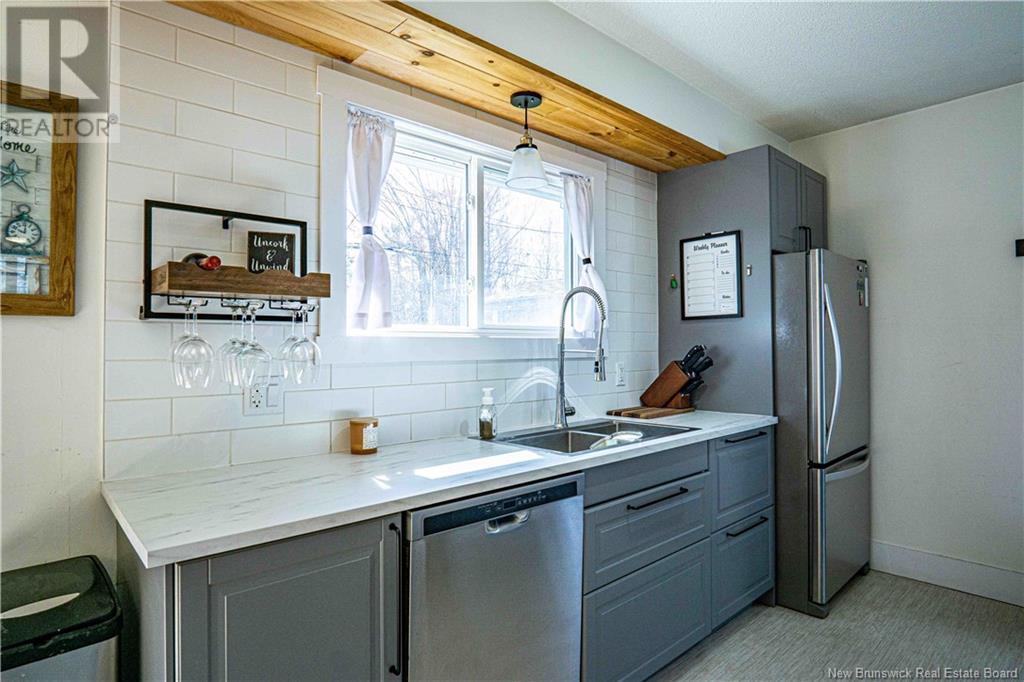 72 Southampton Drive, Fredericton, New Brunswick  E3B 4T3 - Photo 13 - NB118101