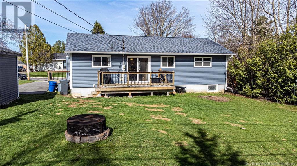 72 Southampton Drive, Fredericton, New Brunswick  E3B 4T3 - Photo 3 - NB118101