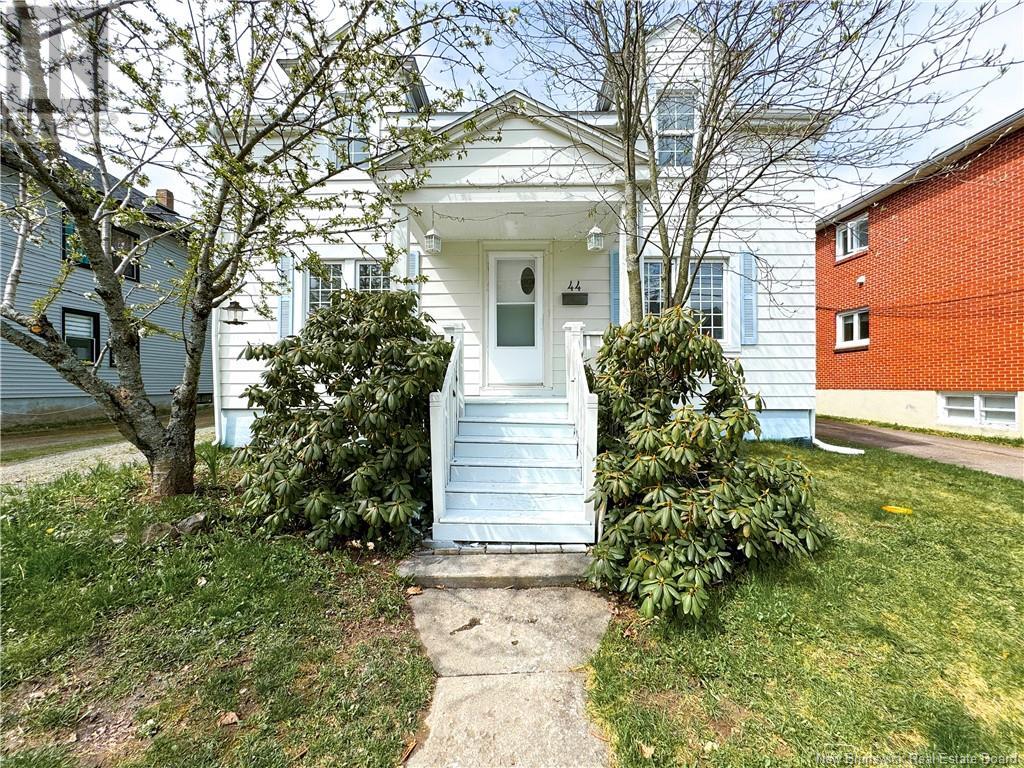 44 Maple Street, Moncton, New Brunswick  E1C 6A3 - Photo 2 - NB118107
