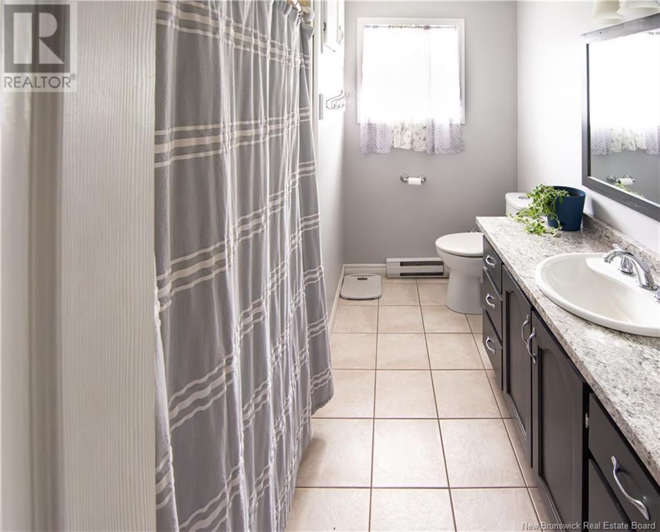 19 Macdonald Road, Salisbury, New Brunswick  E4J 2J5 - Photo 8 - NB118038