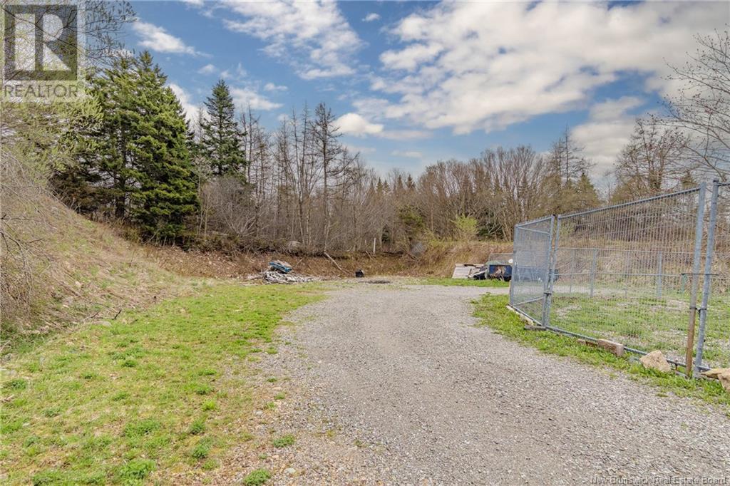 1068-1070 Latimore Lake Road, Saint John, New Brunswick  E2J 2C6 - Photo 25 - NB118231