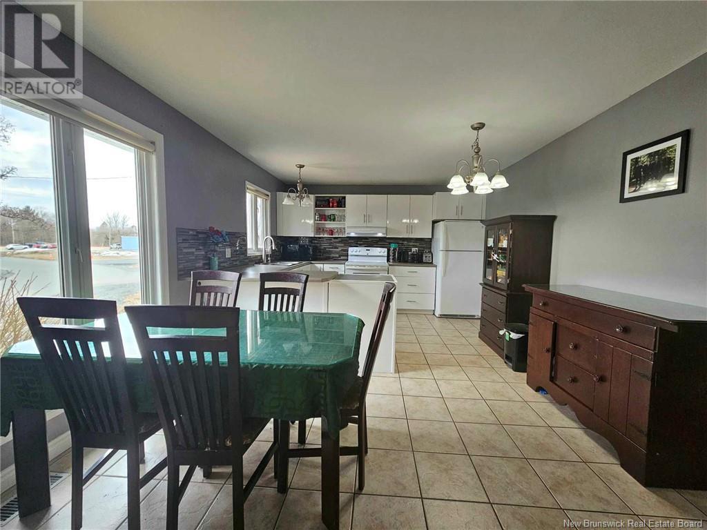 825 Couture, Bathurst, New Brunswick  E2A 2E8 - Photo 13 - NB118337