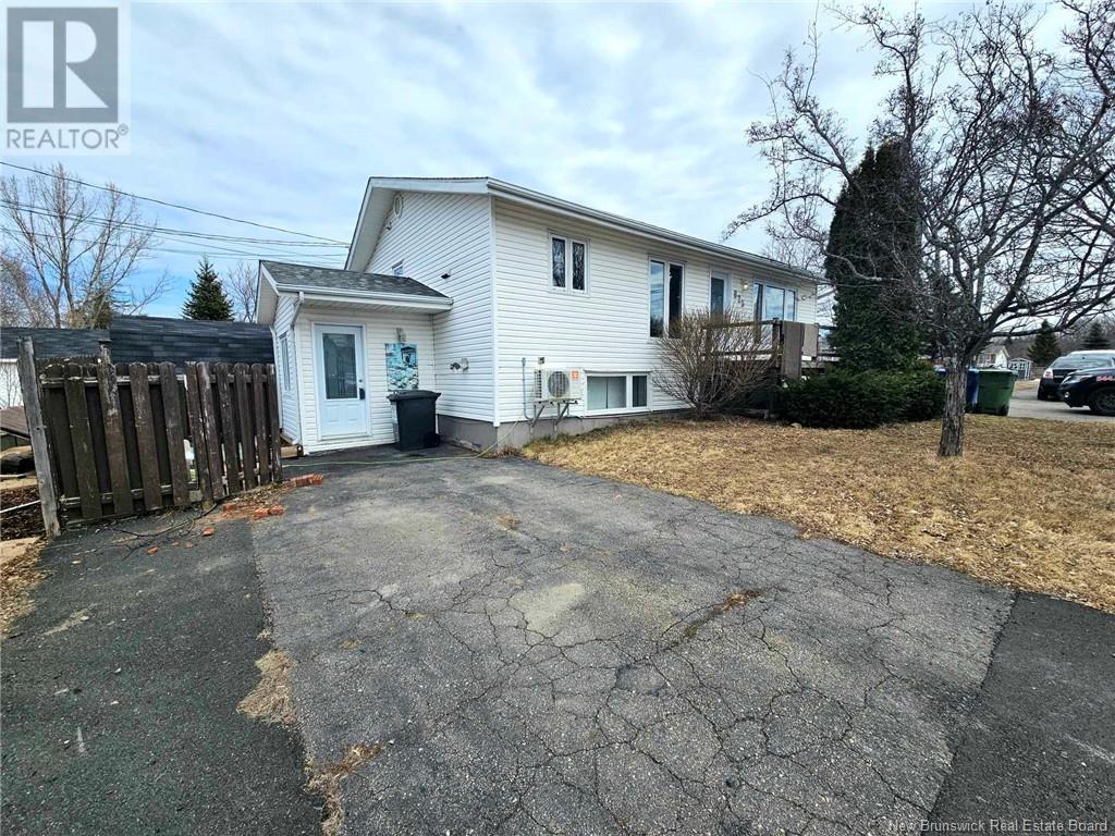 825 Couture, Bathurst, New Brunswick  E2A 2E8 - Photo 8 - NB118337
