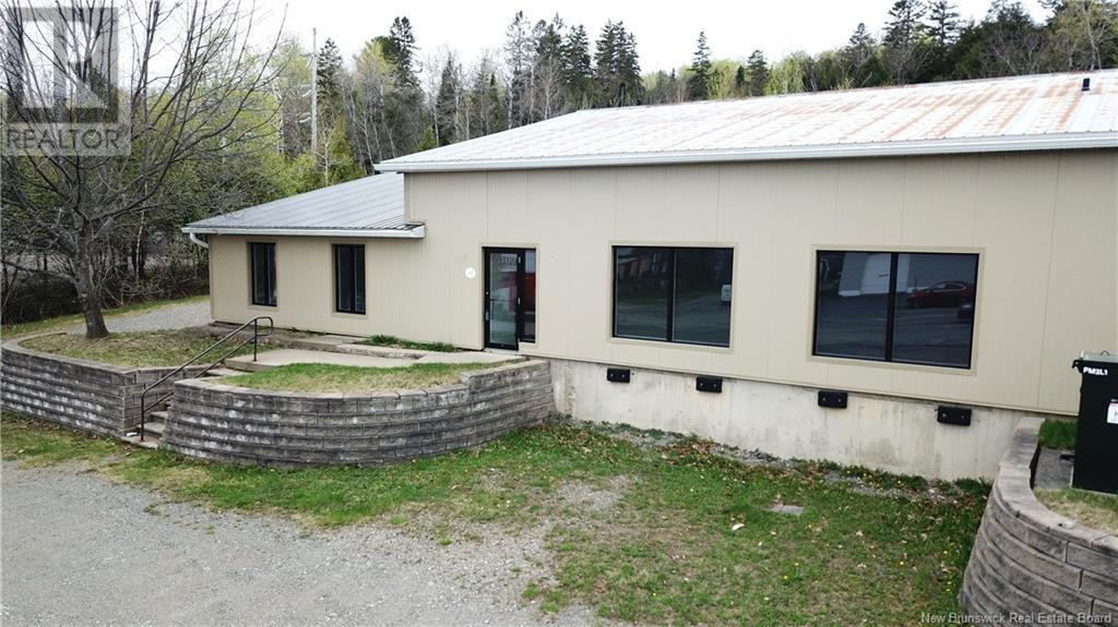105 Moffatt Street, Woodstock, New Brunswick  E7M 2H5 - Photo 3 - NB118329