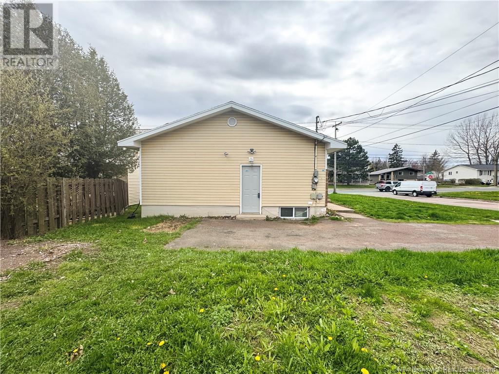 7 Carl Street, Moncton, New Brunswick  E1A 3R6 - Photo 40 - NB118300