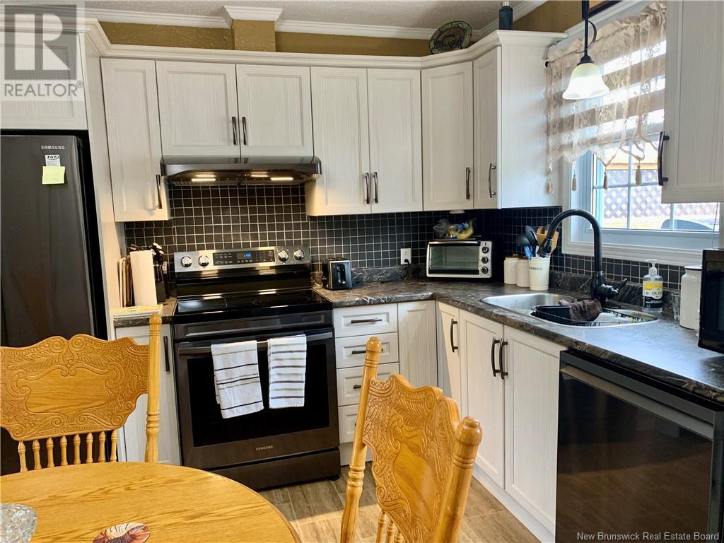4 Pine, Campbellton, New Brunswick  E3N 3M5 - Photo 8 - NB118373
