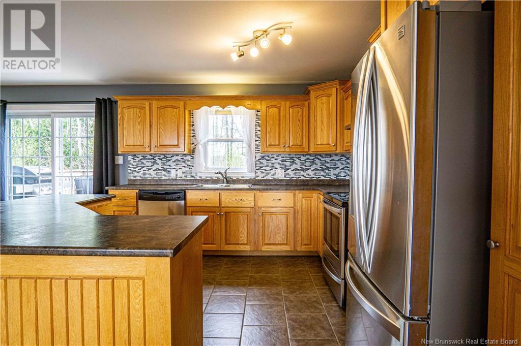 79 Dawson Drive, Oromocto, New Brunswick  E2V 4S9 - Photo 9 - NB118414