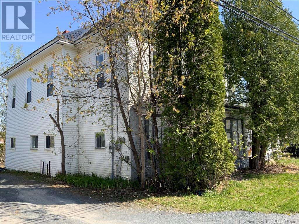 126 Green Street, Woodstock, New Brunswick  E7M 1V3 - Photo 1 - NB118435