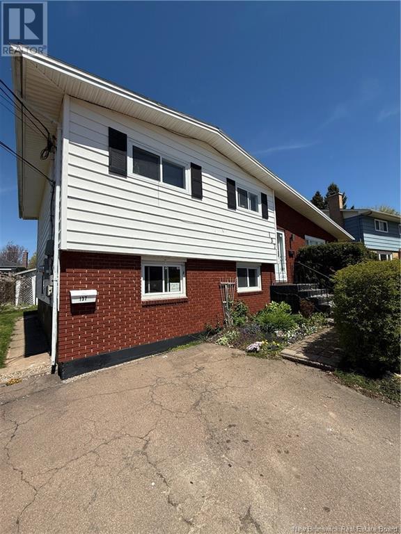137 Brentwood Drive, Moncton, New Brunswick  E1E 1N1 - Photo 2 - NB118215