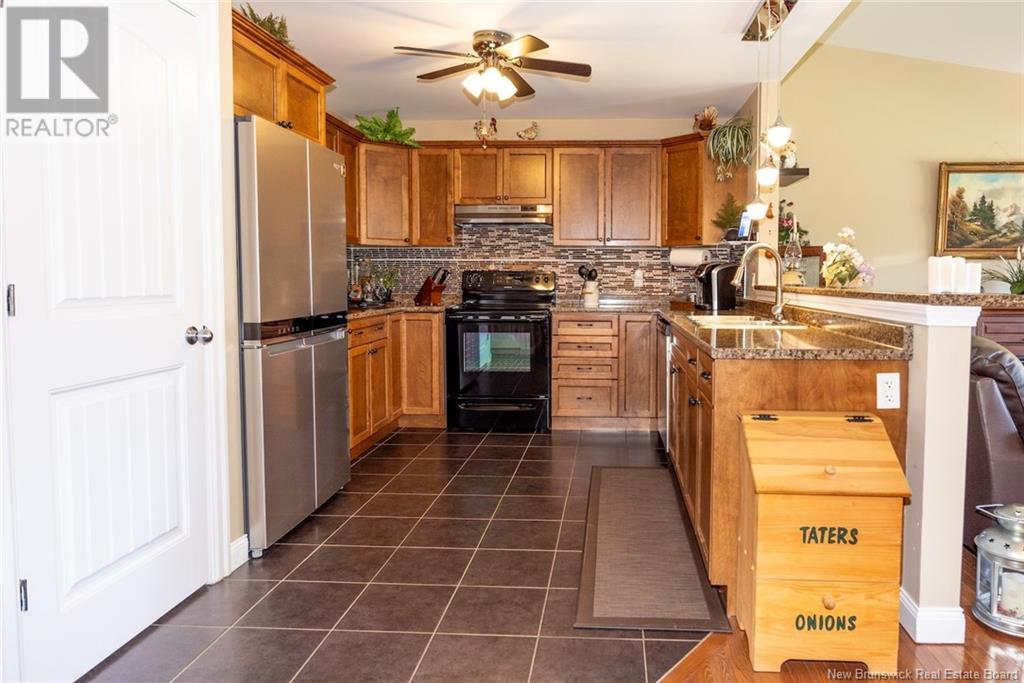27 Mccaffrey Court, Oromocto, New Brunswick  E2V 0H5 - Photo 8 - NB118459