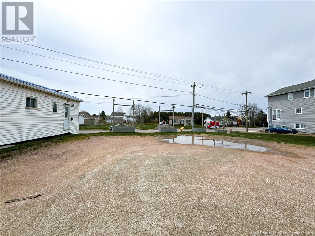 1508 Champlain, Dieppe, New Brunswick  E1A 1R4 - Photo 19 - NB118073