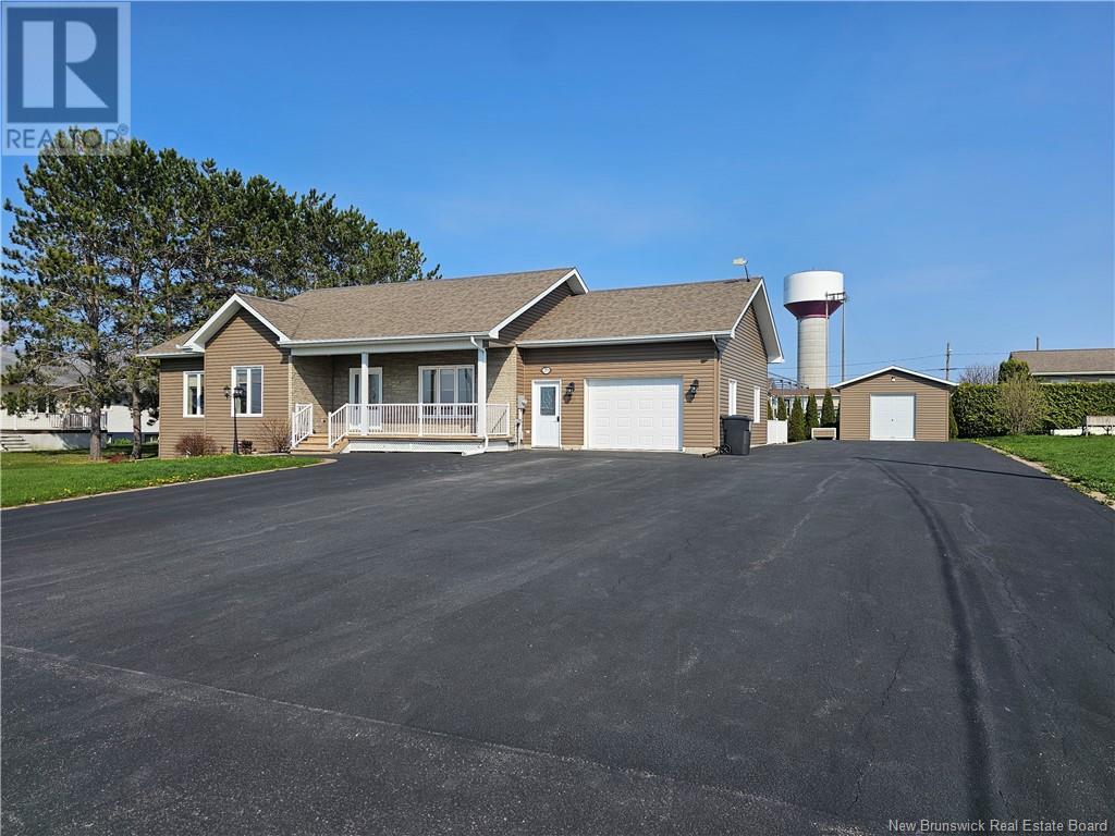 29 Vanier Street, Grand-Sault/grand Falls, New Brunswick  E3Y 1G1 - Photo 1 - NB118488