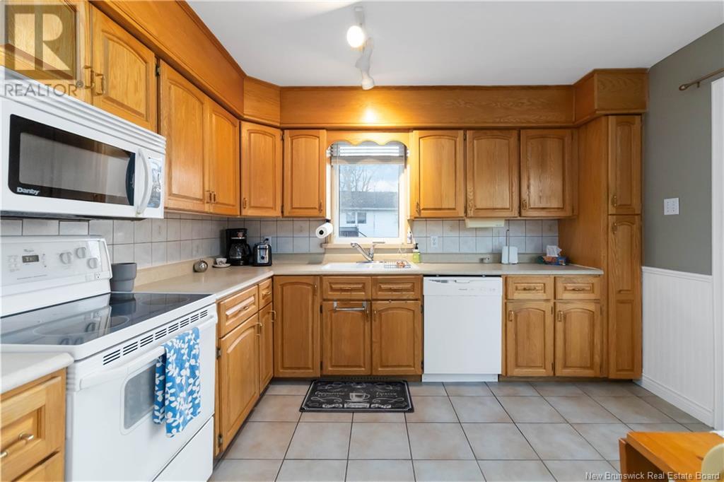 222 Whitepine Road, Riverview, New Brunswick  E1B 2X1 - Photo 7 - NB118510