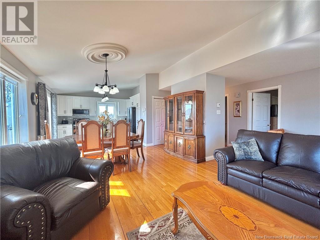 784 St Pierre, Beresford, New Brunswick  E8K 1S1 - Photo 10 - NB118441