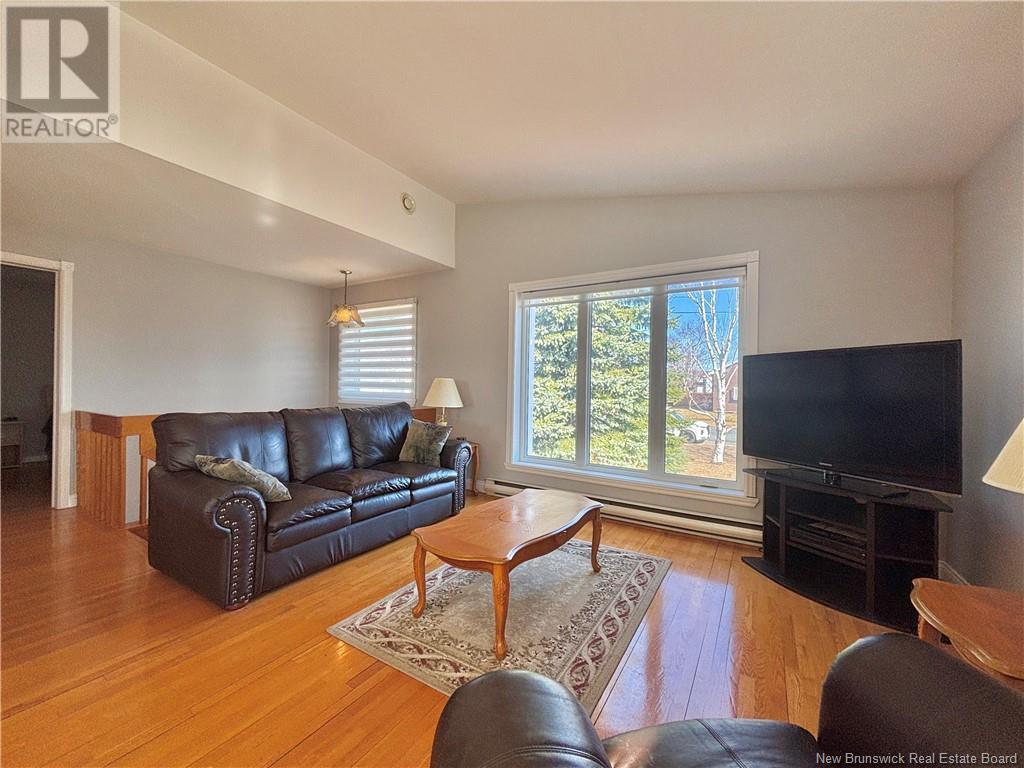 784 St Pierre, Beresford, New Brunswick  E8K 1S1 - Photo 11 - NB118441