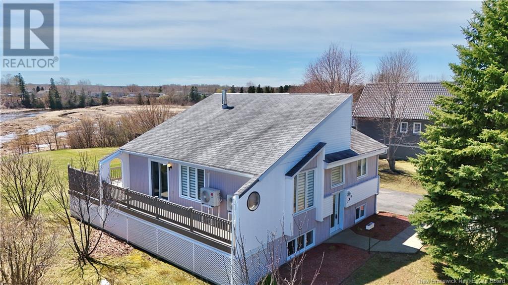 784 St Pierre, Beresford, New Brunswick  E8K 1S1 - Photo 5 - NB118441